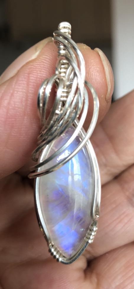 SunayLaLuna RainbowMoonstone-Pendant1 Silverjewelry